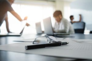 Lee más sobre el artículo EL REVISOR FISCAL NO ES SERVIDOR PÚBLICO POR EL SOLO HECHO DE DAR FE PÚBLICA EN MATERIA CONTABLE